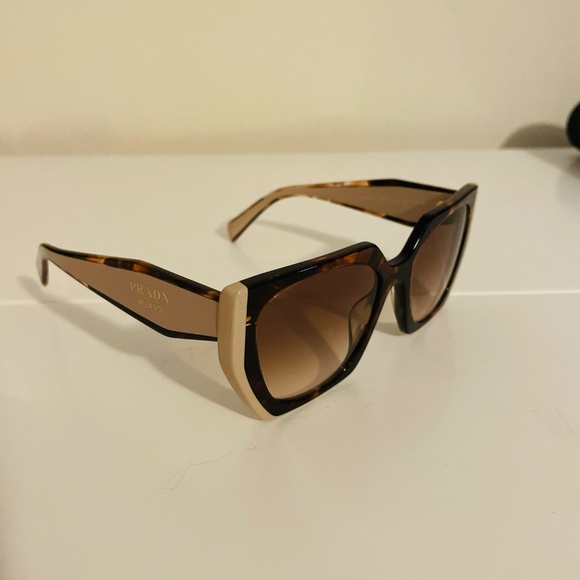 Prada Sunglasses - Tortoise Caramel Pink with Brown Gradient Lens & Case main image 5